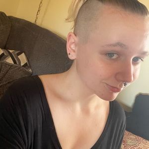 Meet your Posher, Lydia